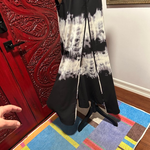 This little number will have you feeling like you’re starring in ‘The Matrix’! - Picture 6 of 9